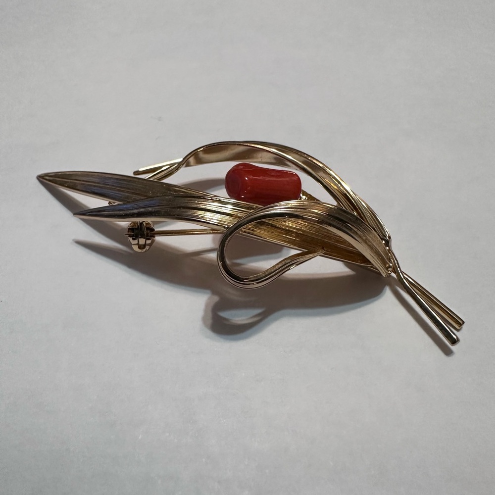 VTG Grosse Dior 1968 Gold tone Signed Red Coral Filigree Brooch Germany - Picture 3 of 13